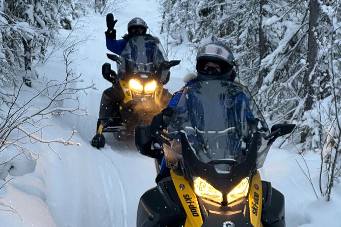 1 Hour Private Snowmobile Adventure in Yellowknife