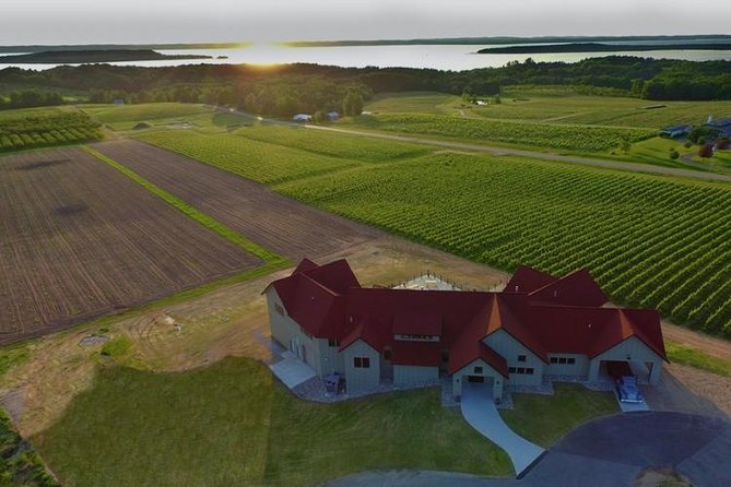 5-Hour Traverse City Wine Tour: 4 Wineries on Old Mission Peninsula - Tour Highlights