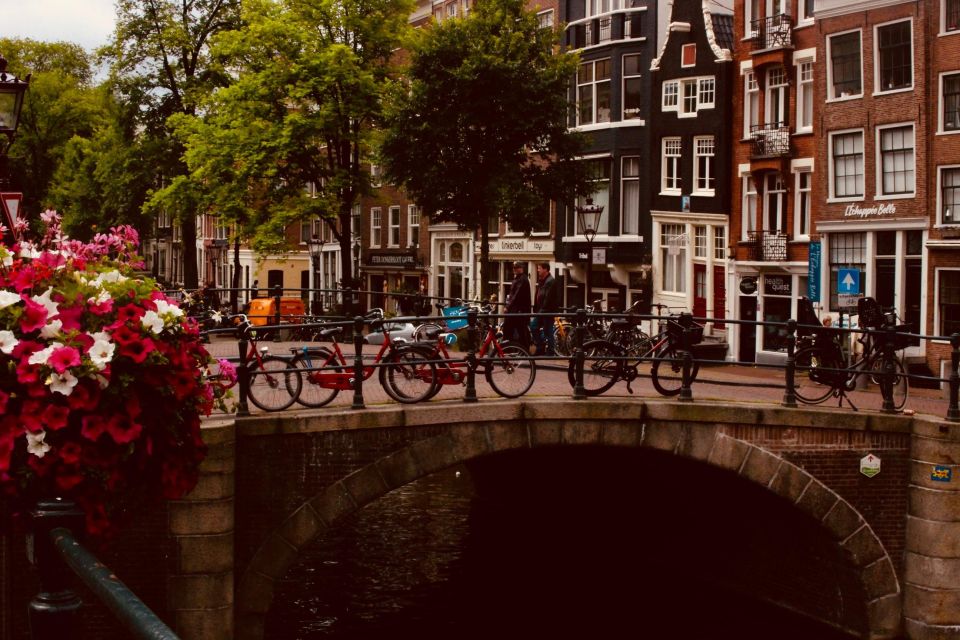 Amsterdam : Bachelor Party Outdoor Smartphone Game - Audio Guide and Accessibility