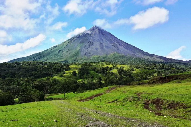 Arenal Volcano Full-Day Combo Tour With Lunch and Dinner