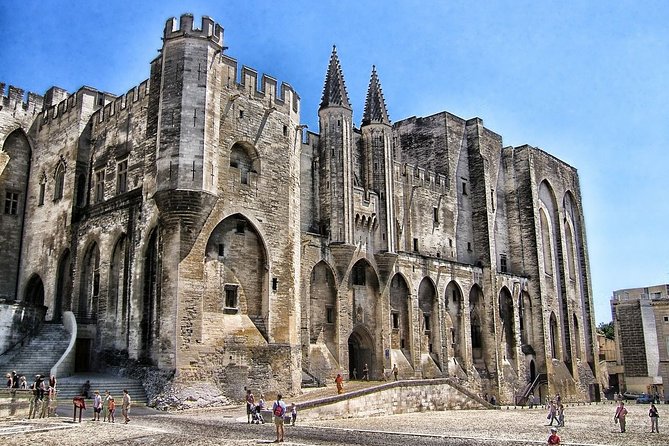Avignon Private Walking Tour With A Professional Guide - Tour Description and Highlights