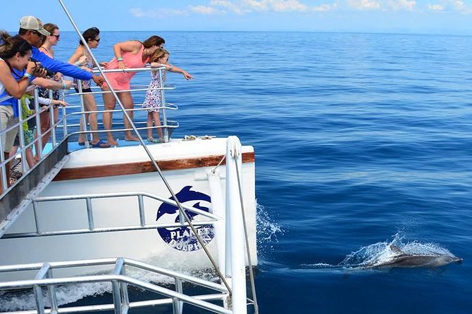 Catamaran Sailing and Snorkeling Tour From Quepos With Lunch