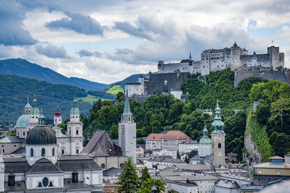 Cesky Krumlov: Private One-Way Transfer to Salzburg - Booking Details