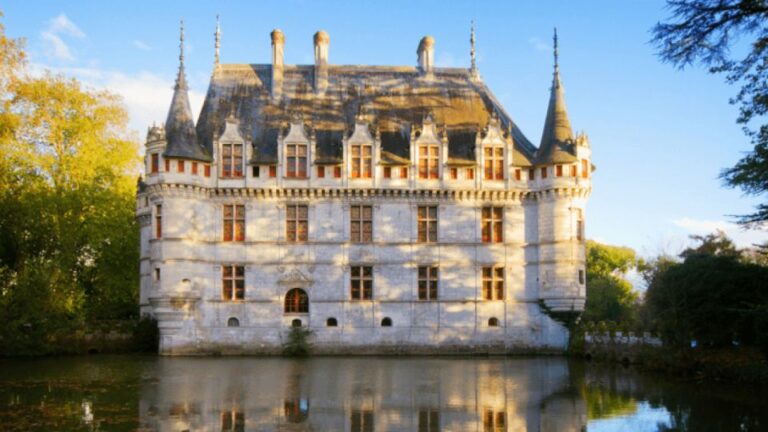 Chateau Loire Tour