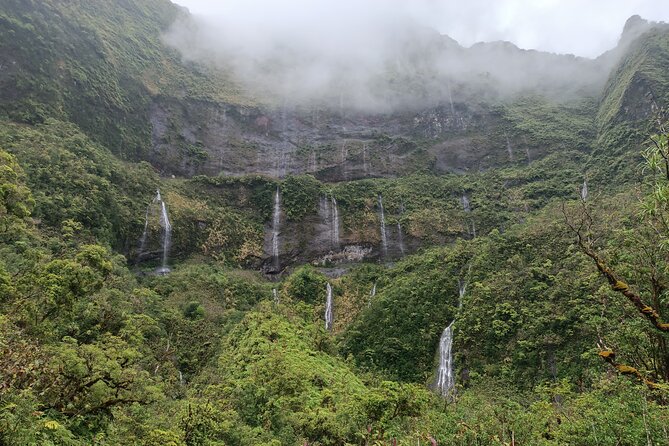 Discover Mana During the Crossing of Tahiti in a 4×4 Safari