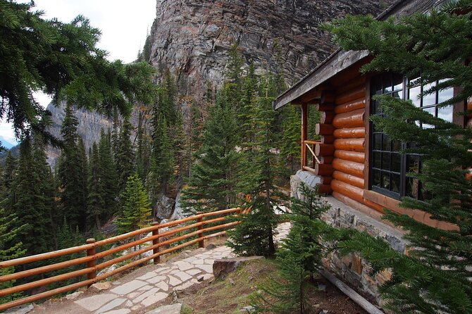 Discover the Lake Agnes Tea House Trail With a Guided Audio Hike