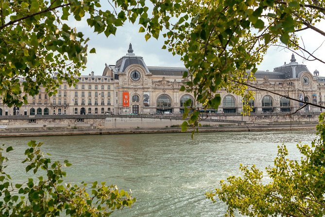 Explore the Louvre With a Local Guide Private Tour