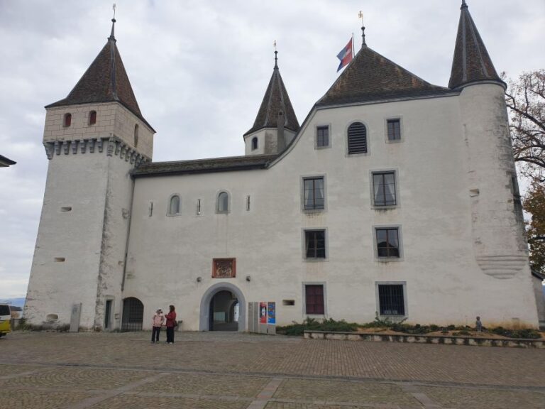 From Geneva E-Bike Nyon and Castle Prangins Castle Half Day