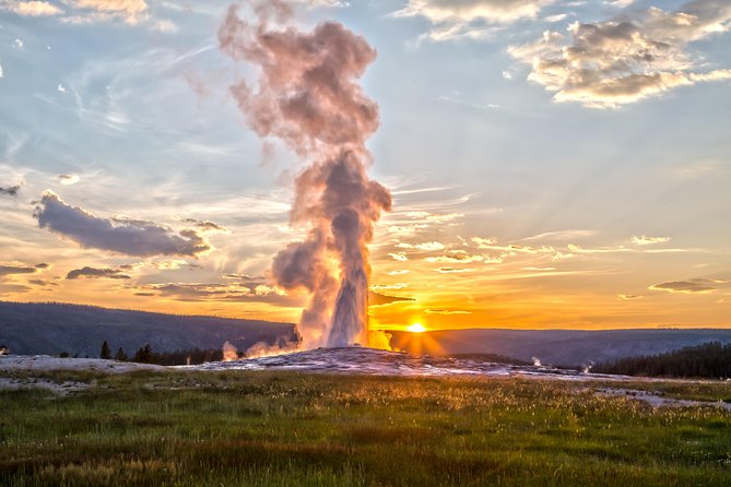 From Jackson Hole: Yellowstone Old Faithful, Waterfalls and Wildlife Day Tour - Tour Overview