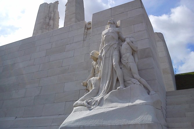 Full-Day Canadian WW1 Vimy and Somme Battlefield Tour From Arras