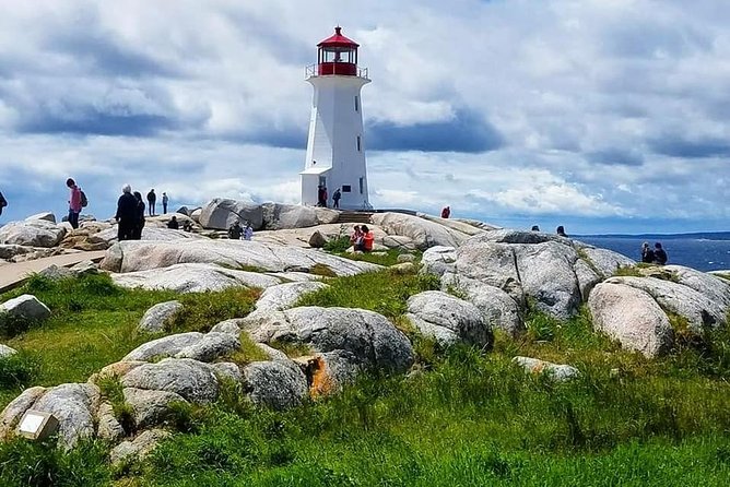 Half-Day Group Tour of Peggys Cove and the Coast  – Halifax
