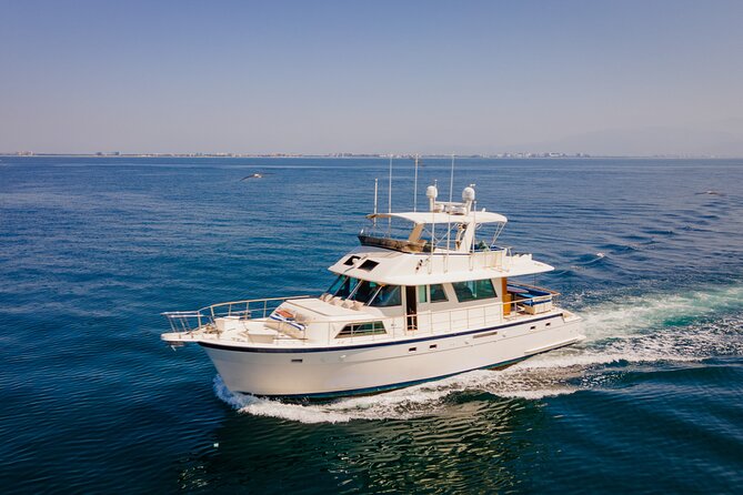 Hatteras 58-61 Luxury Yacht in Puerto Vallarta & Nuevo Nayarit - Pricing and Booking Details