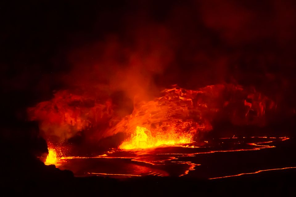 Hawaii: Big Island Volcanoes Day Tour With Dinner and Pickup - Tour Highlights