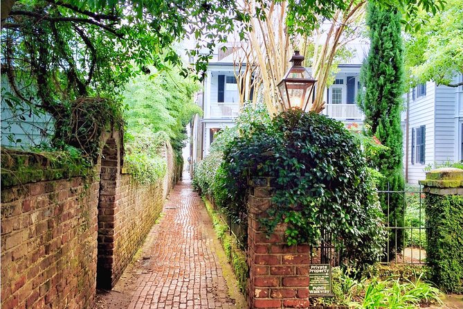 Hidden Alleyways and Historic Sites Small-Group Walking Tour - Tour Overview
