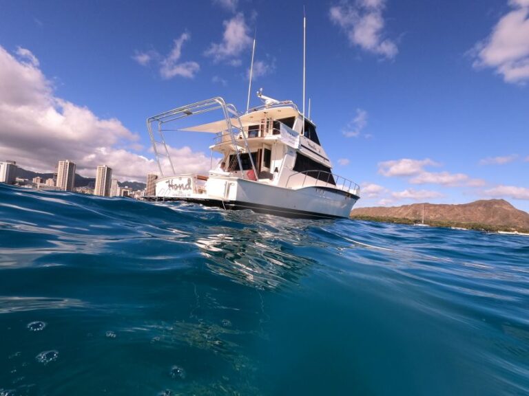 Honolulu: Private Luxury Yacht Cruise With Guide