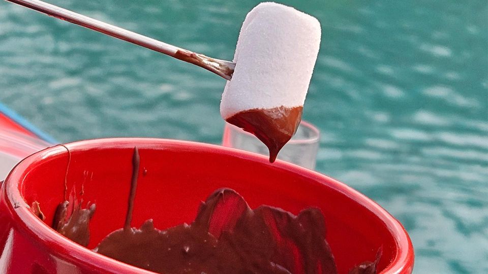 Interlaken: Chocolate Fondue Float - Experience Highlights