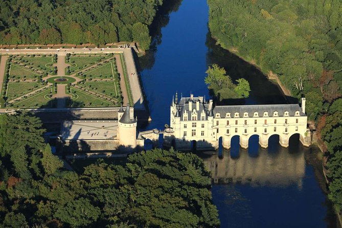 Loire Valley Day Tour From Paris - Inclusions and Exclusions