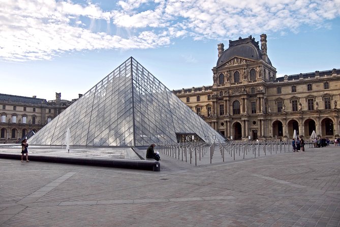Louvre Museum Must-Sees: Skip-the-Line Semi-Private Guided Tour