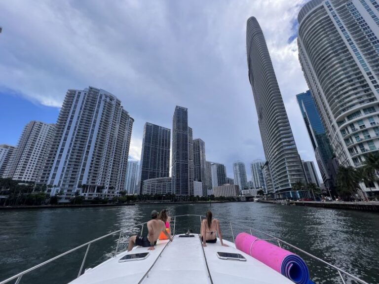Miami: Private 52ft Luxury Yacht Rental With Captain