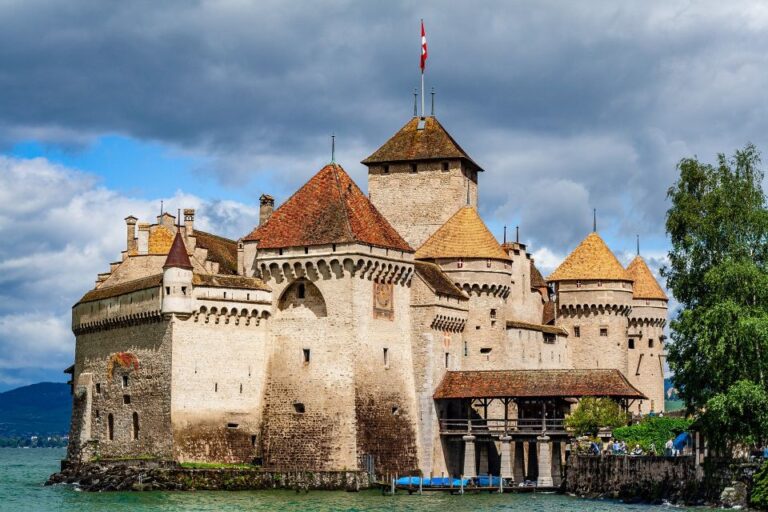 Montreux – Private Tour With Visit to Castle