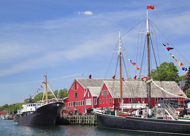 Nova Scotia Day Tour – Visit Peggys Cove, Lunenburg, and the Annapolis Valley.