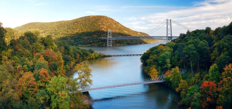 NYC: Fall Foliage Tour On Private Yacht to Palisades Cliffs
