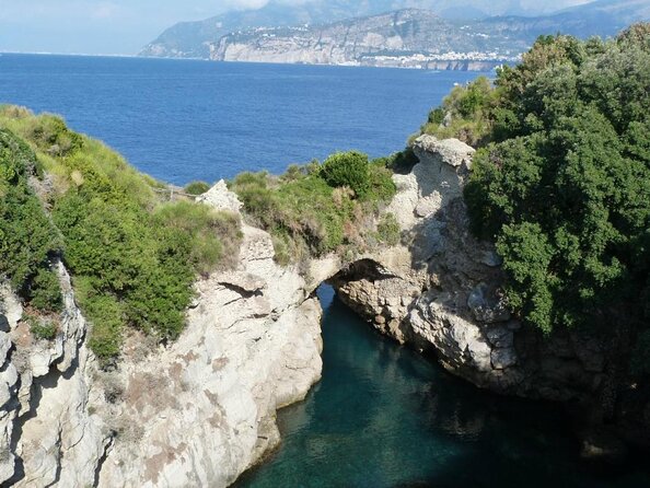 Paddle Boarding Tour From Sorrento to Bagni Regina Giovanna