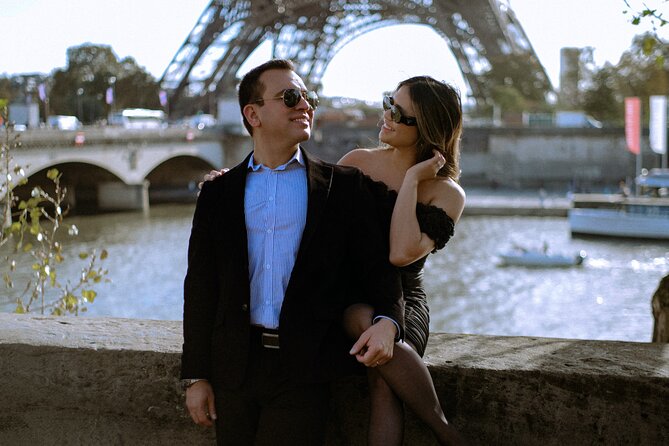 Paris: Photoshoot UNLIMITED Photos at Eiffel Tower - Inclusive Offerings