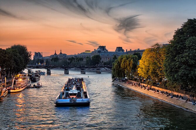 Paris Seine River Sightseeing Cruise by Bateaux Mouches