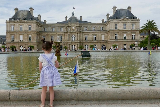 Paris With Kids Custom and Private Half-Day Tour