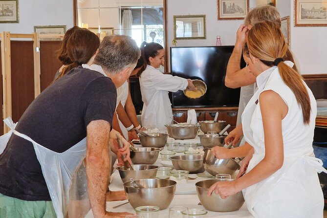 Pasta and Tiramisu Cooking Class in Rome, Piazza Navona - Class Inclusions
