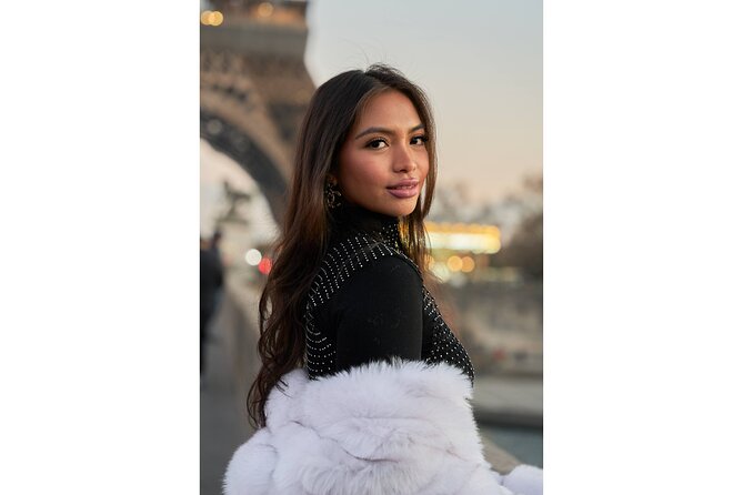 Private Guided Photoshoot in Paris