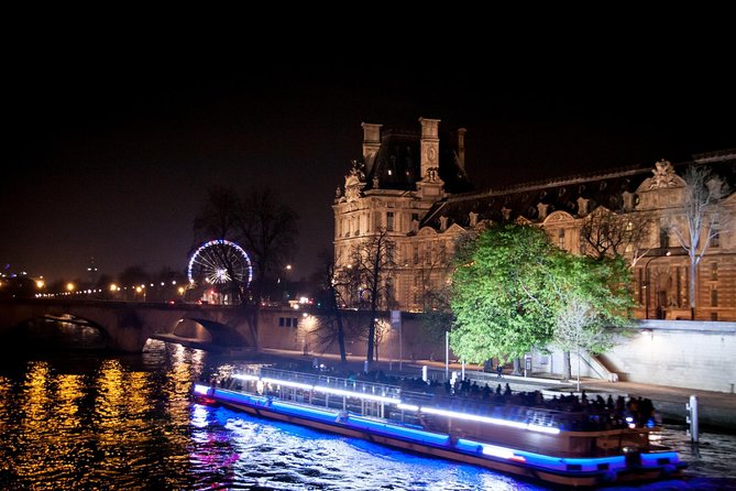 Private Tour: Romantic Seine River Cruise, Dinner, and Illuminations Tour