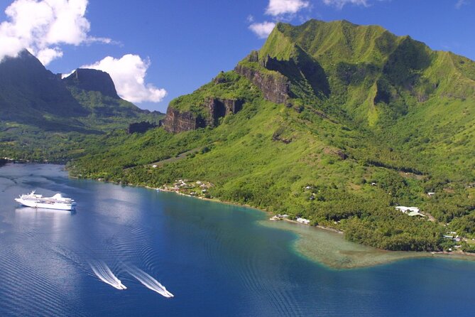 Private Transfer : Hotel to Moorea Airport (or) Pier