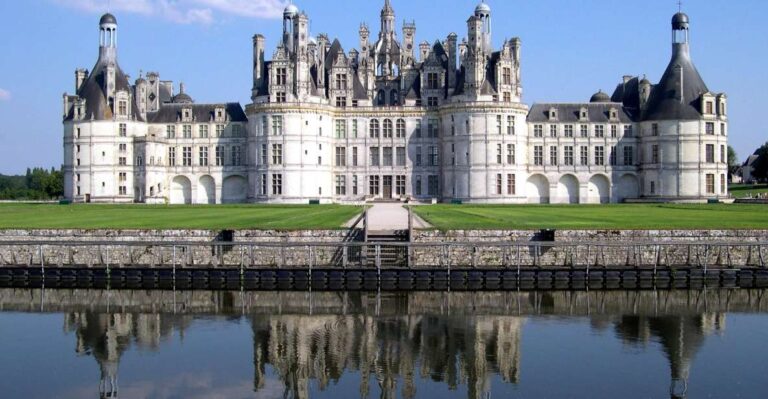 Private Visit of the Loire Valley Castles From Paris