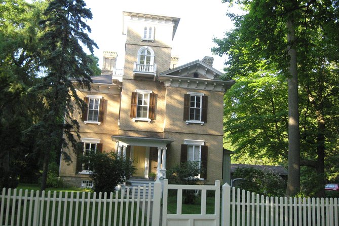 Private Walking Tour of Niagara-on-the-Lake Historic District - Inclusions and Meeting Details