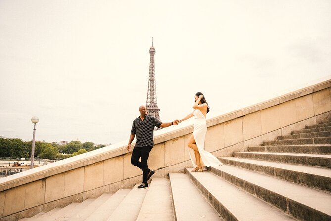 Professional Eiffel Tower Photo Tour With VOGUE Photographer - Tour Overview