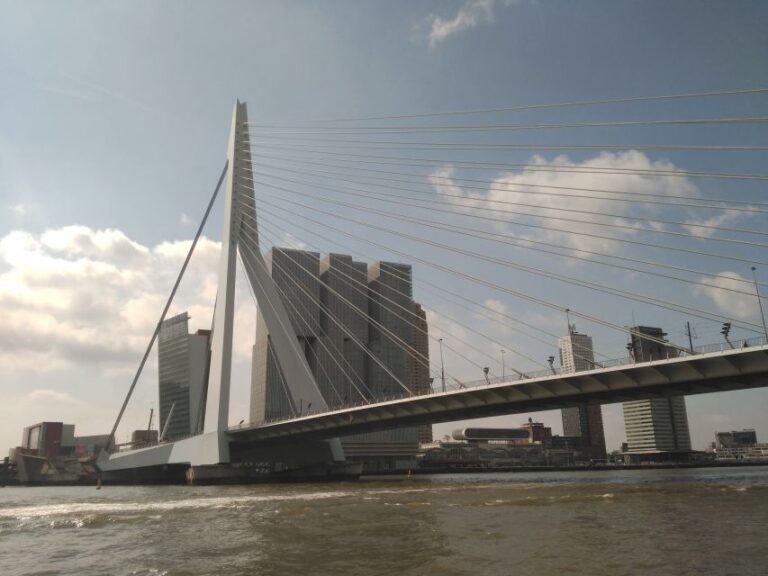 Rotterdam Architecture: Centre and South Bank With Watertaxi