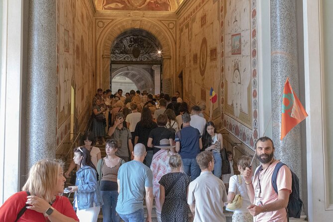 Vatican Museums and Sistine Chapel Guided Tour in Spanish - Skip the Line - Tour Highlights