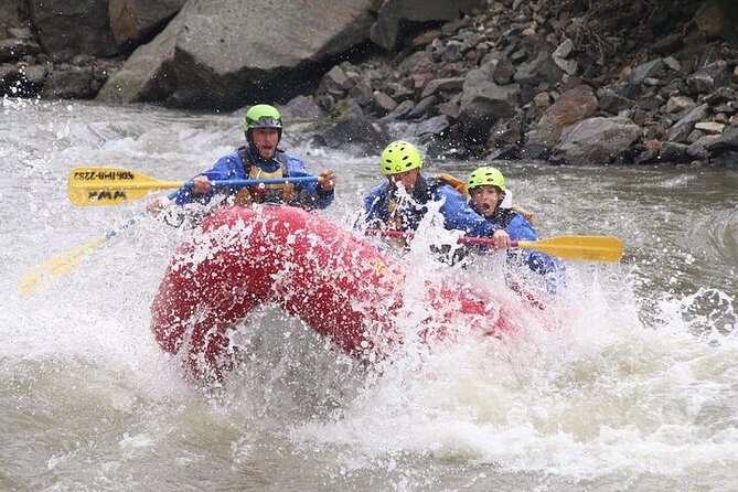 2 Hour Rafting on the Yellowstone River - Professional Guide and Paddling Tips