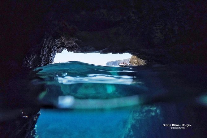 A Guided Day of Exploration in Sea Kayaking, Discovery of the National Park. - Health and Safety