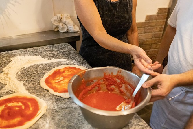 Authentic Pizza Class With Drinks Included in the Center of Naples - Accessibility and Logistics