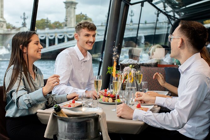 Bateaux Parisiens Seine River Gourmet Lunch & Sightseeing Cruise - Inclusions