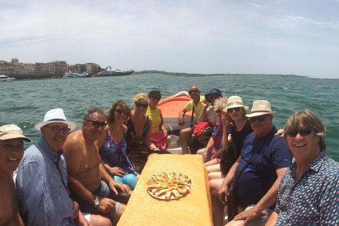 Boat Tour of Ortigia Island and Sea Caves - Guides Expertise