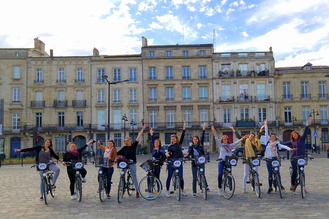 Bordeaux Essentials Sightseeing Bike Tour With a Local Guide - Sightseeing Highlights