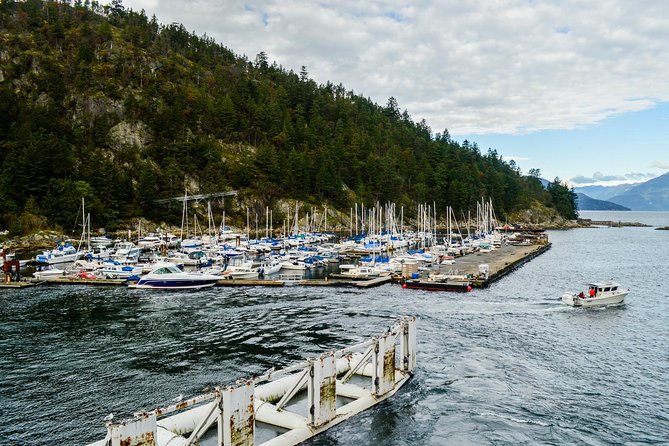 Bowen Island Ferry, Hike & Photography - Guided Nature Walk