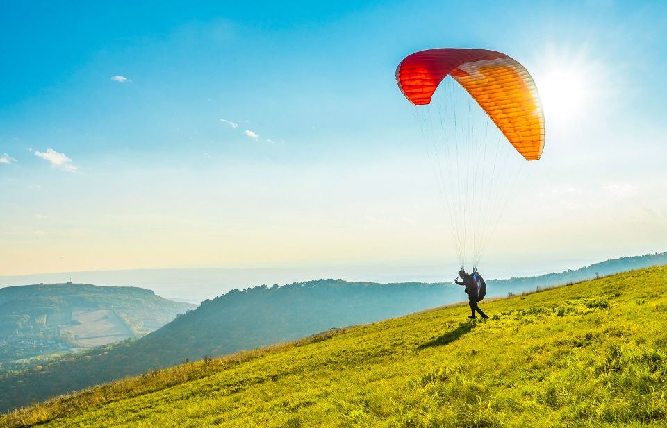 From Geneva: Bern & Paragliding in Interlaken - Bern Exploration