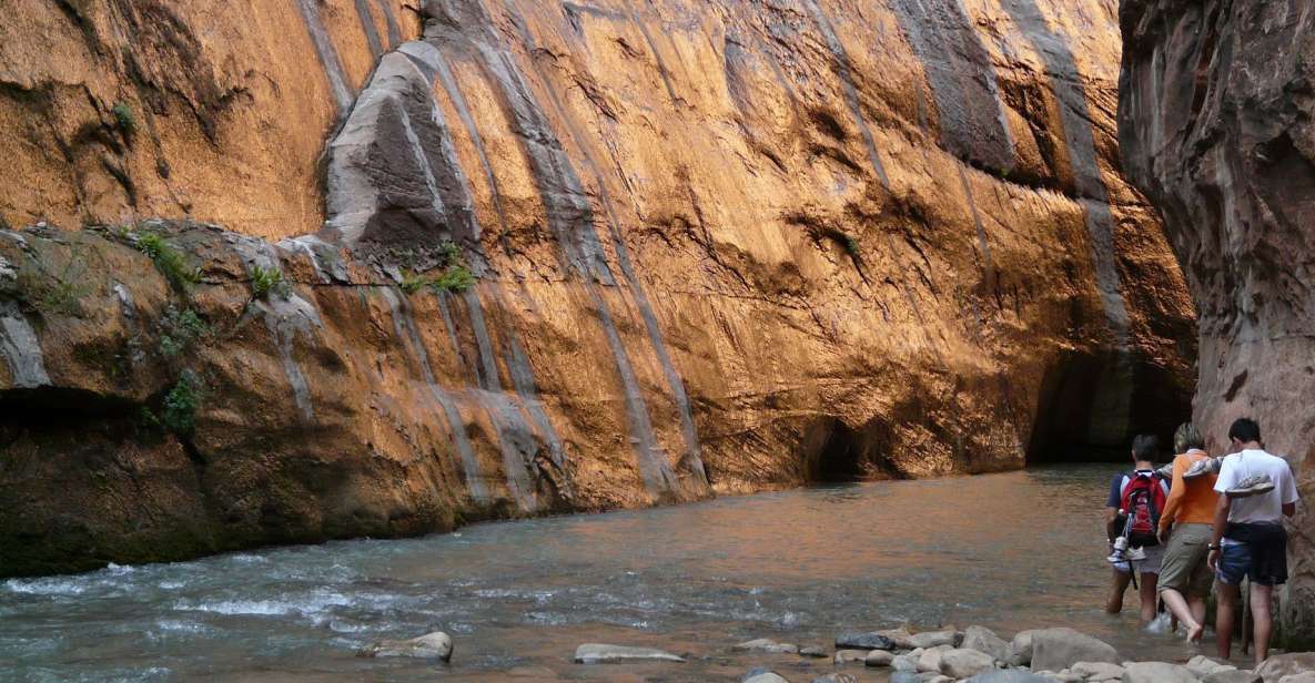 From Springdale: the Zion Narrows Hike With Lunch - Lunchtime in the Zion Narrows