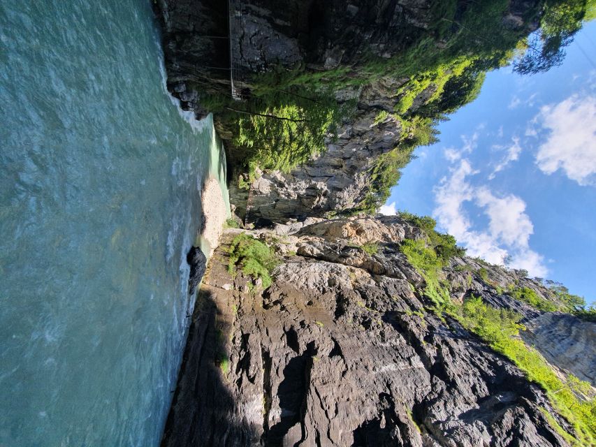 From Zurich: Waterfalls Valley & Aareschlucht Gorge Day Tour - Experience Highlights in Lauterbrunnen Valley