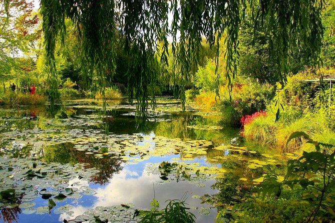 Giverny and Versailles Small Group Day Trip From Paris - Tour Itinerary